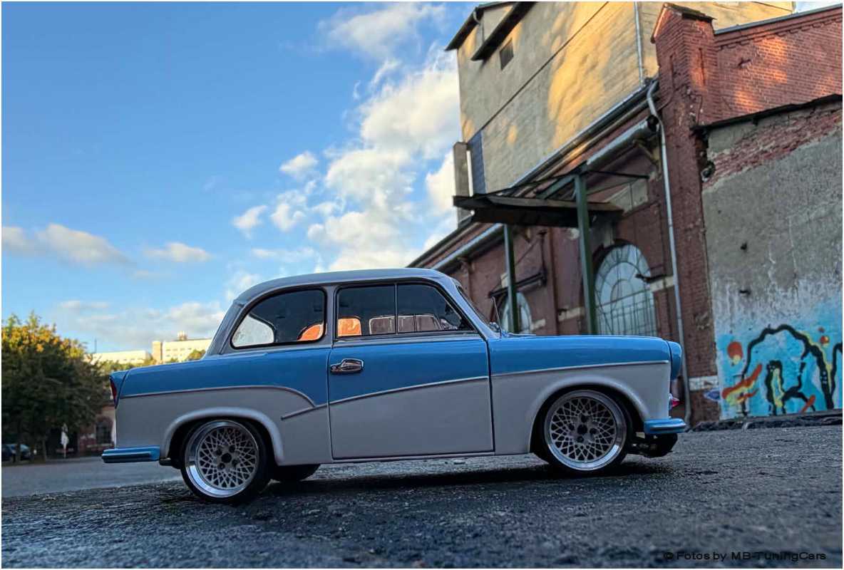 1:18 Trabant P50 blue / cremewhite mit Alufelgen und inkl OVP